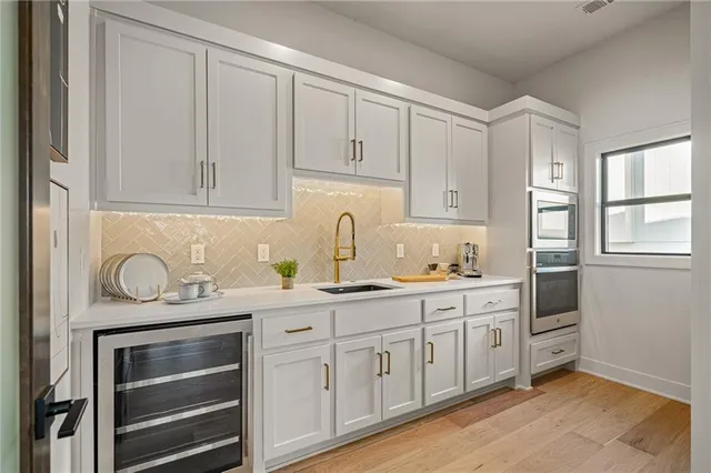 $984,635 | 11239 South Sunray Drive, Olathe, KS 66061