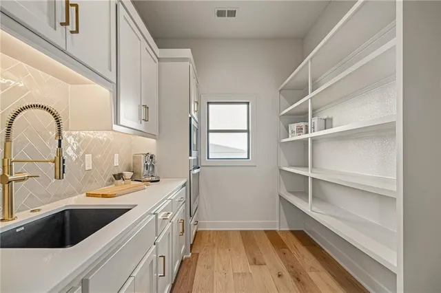 $984,635 | 11239 South Sunray Drive, Olathe, KS 66061