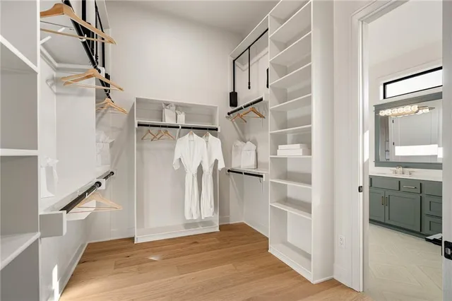 $984,635 | 11239 South Sunray Drive, Olathe, KS 66061