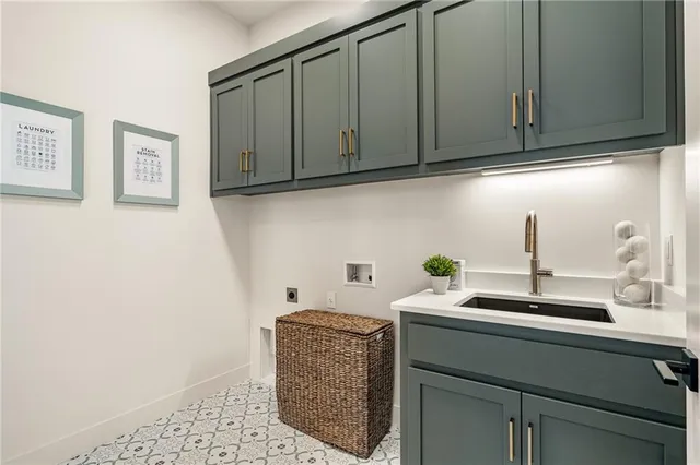 $984,635 | 11239 South Sunray Drive, Olathe, KS 66061