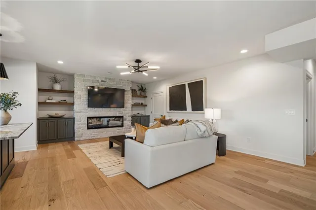 $984,635 | 11239 South Sunray Drive, Olathe, KS 66061