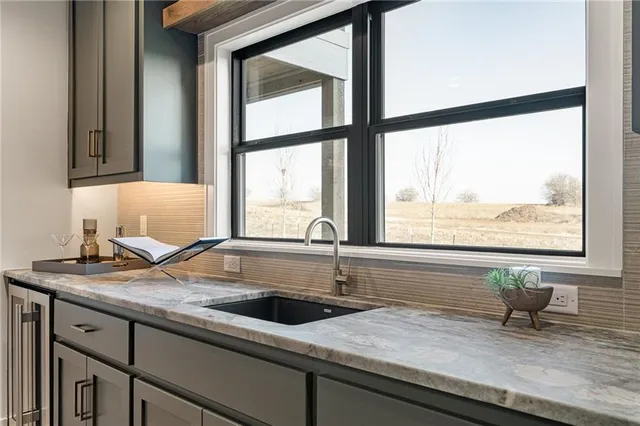 $984,635 | 11239 South Sunray Drive, Olathe, KS 66061