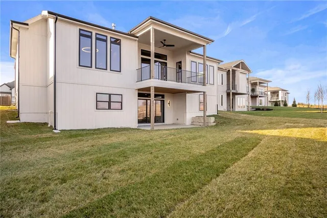 $984,635 | 11239 South Sunray Drive, Olathe, KS 66061