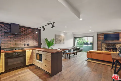 $649,000 | 10926 Bluffside Drive, Unit 3, Studio City, CA 91604