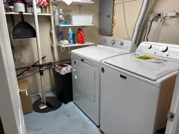 $3,200 | 5215 Church Street, Skokie, IL 60077