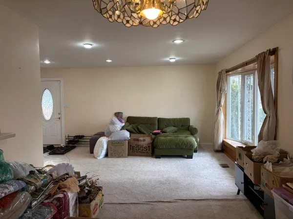 $3,200 | 5215 Church Street, Skokie, IL 60077