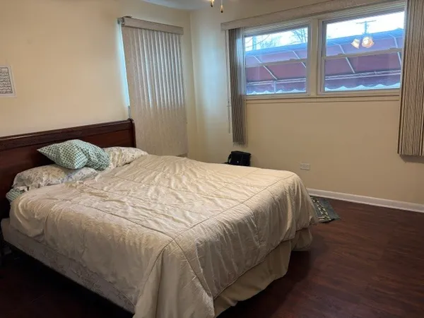 $3,200 | 5215 Church Street, Skokie, IL 60077