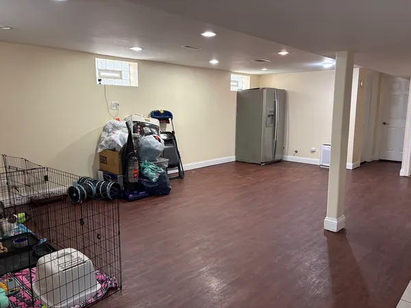 $3,200 | 5215 Church Street, Skokie, IL 60077