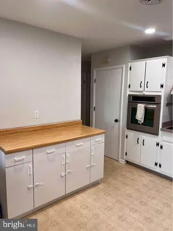 $2,500 | 6122 Rolling View Drive, Sykesville, MD 21784