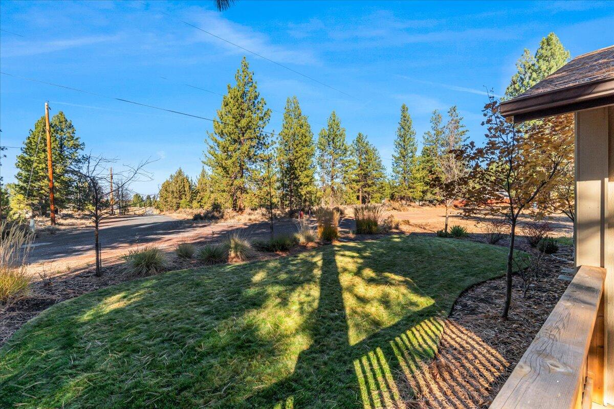 19304 Baker Road Bend, OR 97702 - Photo 28 of 38 Backyard