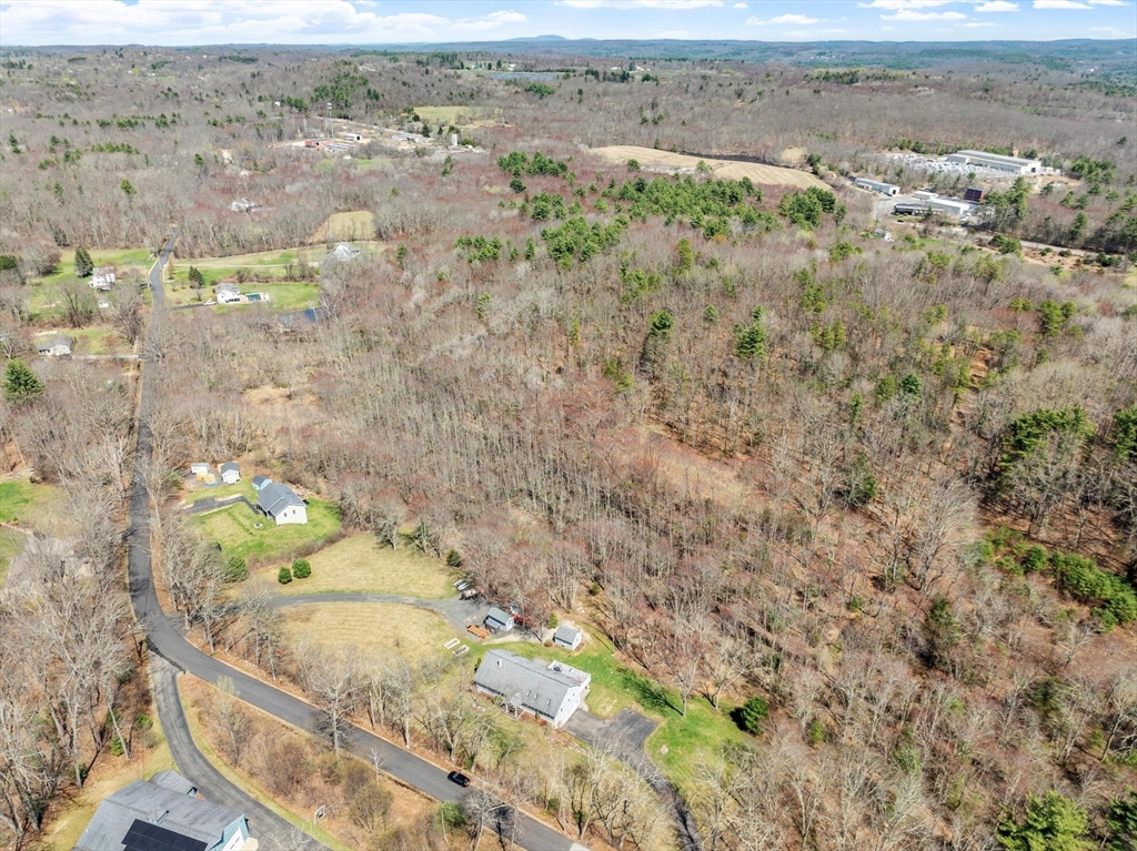 32 Town Farm Road North Brookfield, MA 01535 - Photo 4 of 9