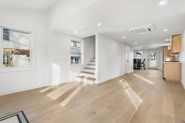 $600,000 | 29 Thorwald Avenue, Hampton, NH 03842