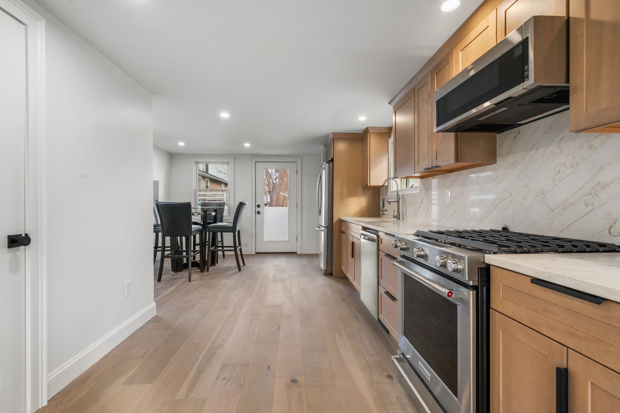 29 Thorwald Avenue Hampton, NH 03842 - Photo 4 of 38