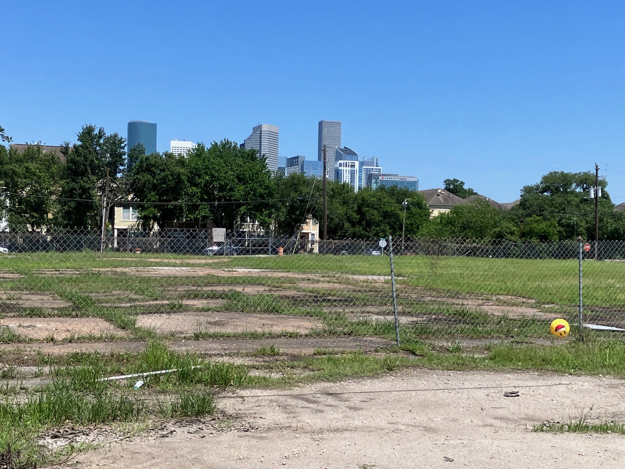 1402 Palmer Street Houston, TX 77003 - Photo 1 of 4 1402 Palmer- camera facing northwest view of downtown