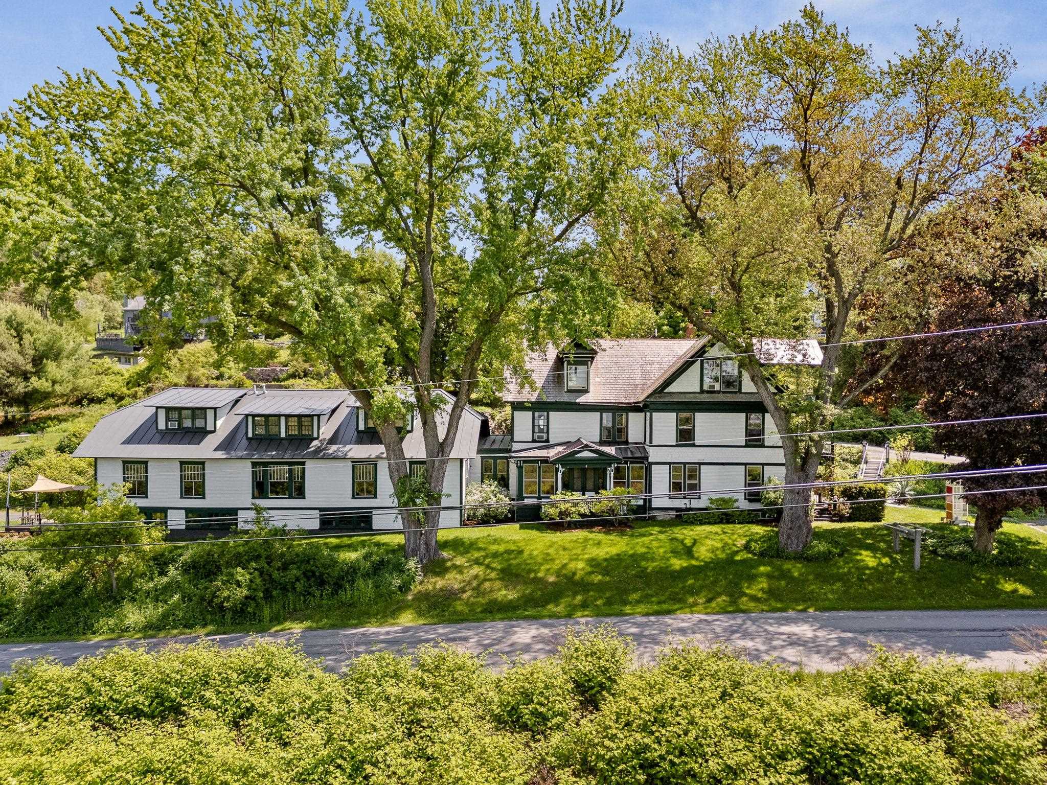 27 Inn Road, Unit 3 Charlotte, VT 05445 - Photo 2 of 34