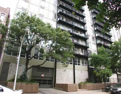 450 West Briar Place, Unit 8L Chicago, IL 60657 - Photo 1 of 1