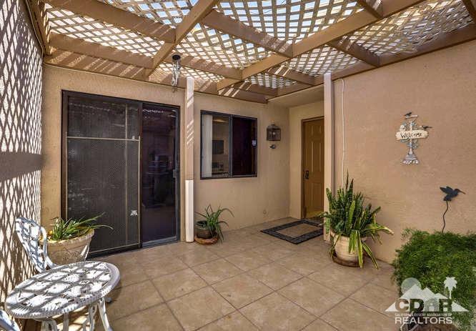 72399 Ridgecrest Lane Palm Desert, CA 92260 - Photo 7 of 34 a outdoor space with plants