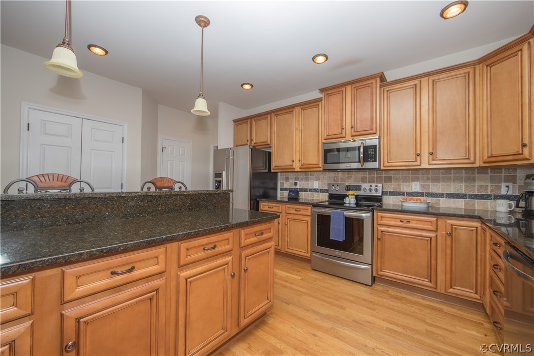 12323 Windsor Road Chester, VA 23831 - Photo 4 of 29 Gallery Image 4