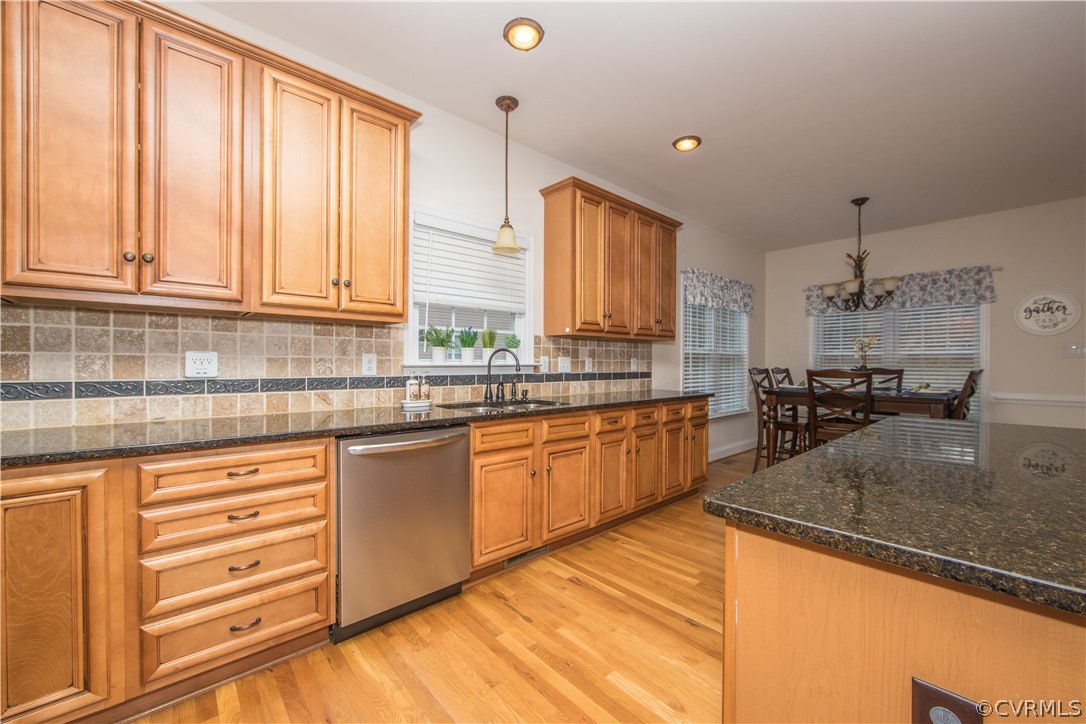 12323 Windsor Road Chester, VA 23831 - Photo 5 of 29 Gallery Image 5