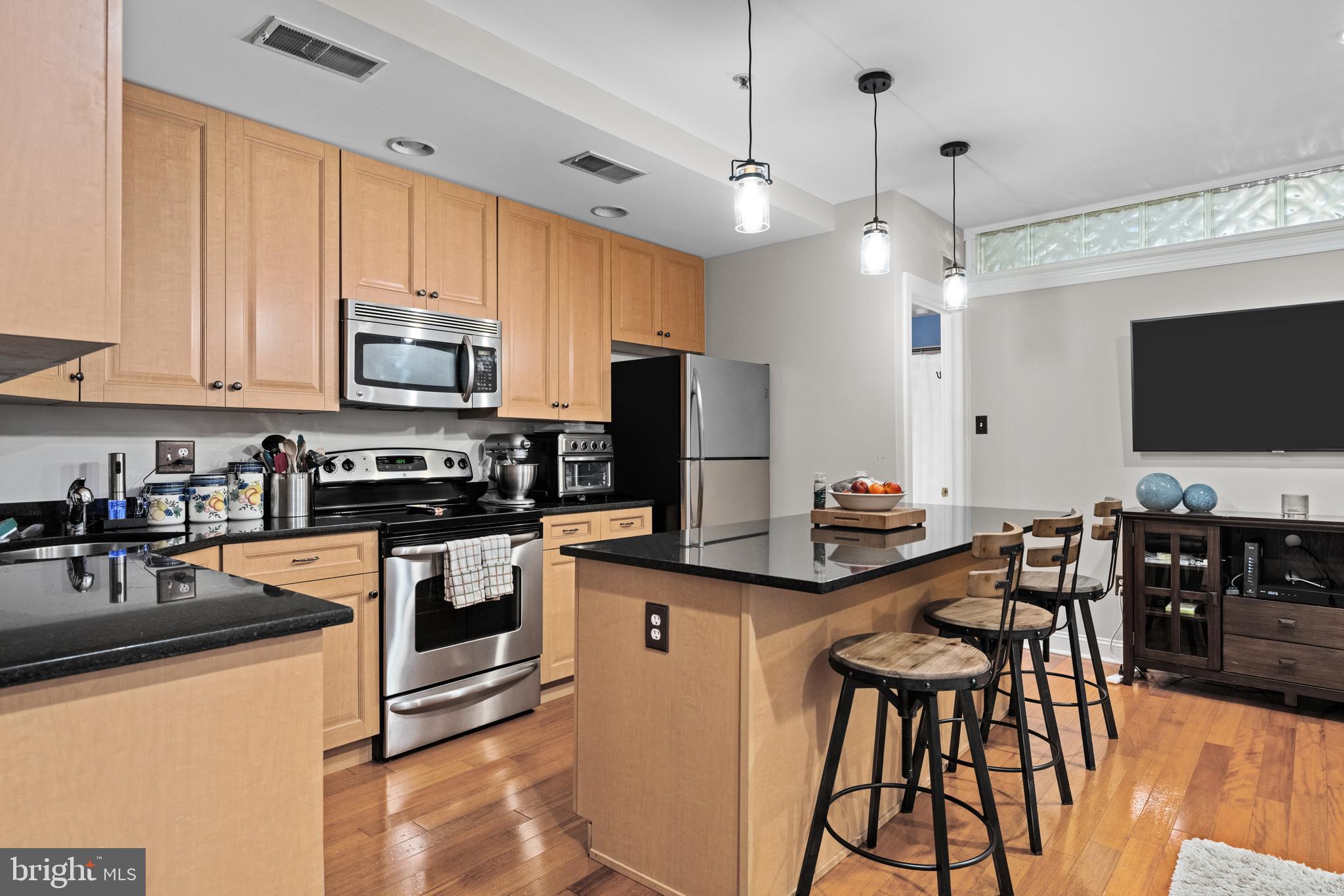 6-10 Strawberry Street, Unit 10 Philadelphia, PA 19106 - Photo 10 of 30