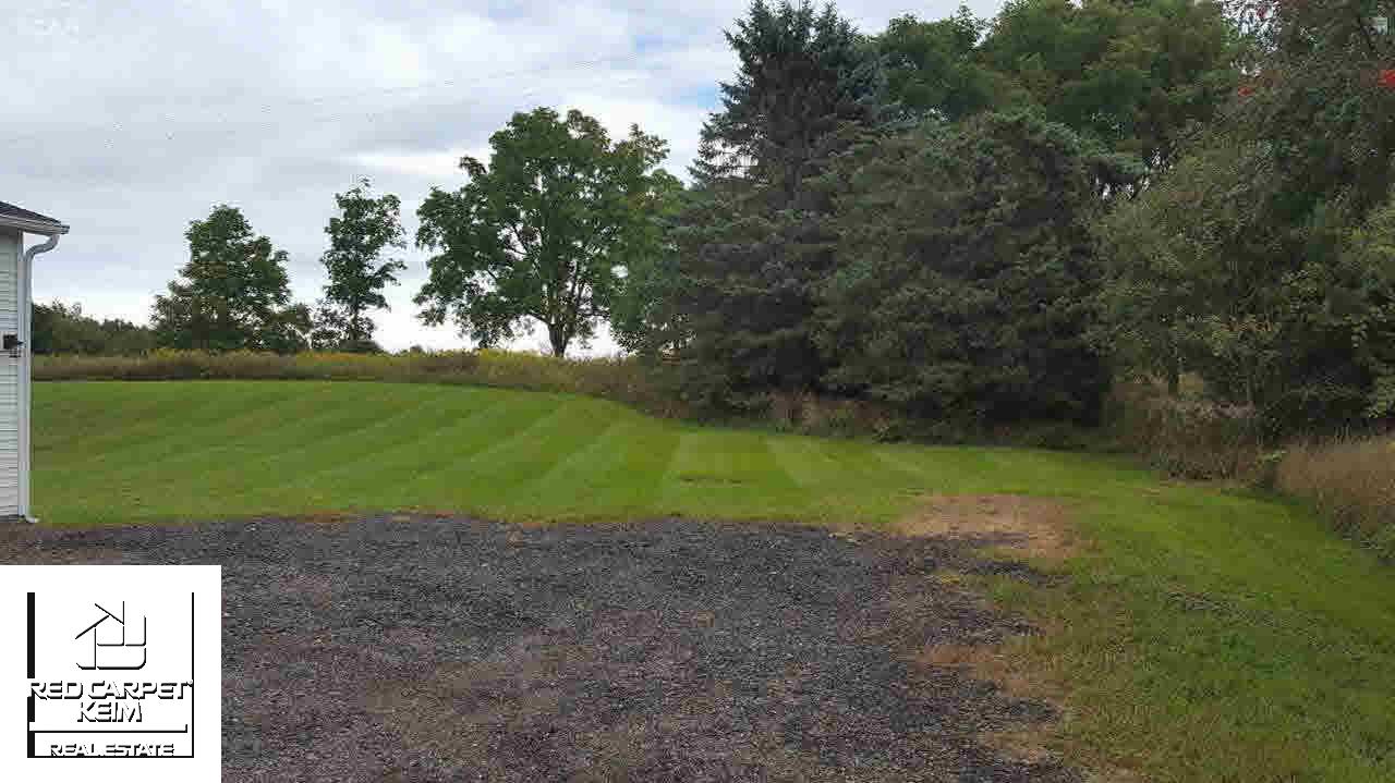 1614 North Elba Road Lapeer, MI 48446 - Photo 5 of 24 21210720-4.JPG