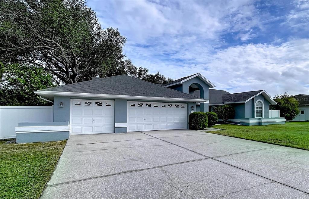 18812 Bascomb Lane Hudson, FL 34667 - Photo 4 of 57