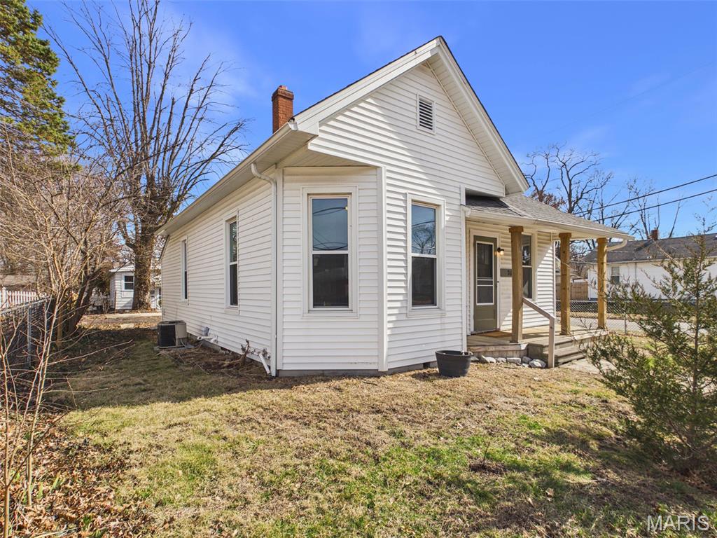 218 South Fillmore Street Edwardsville, IL 62025 - Photo 3 of 32