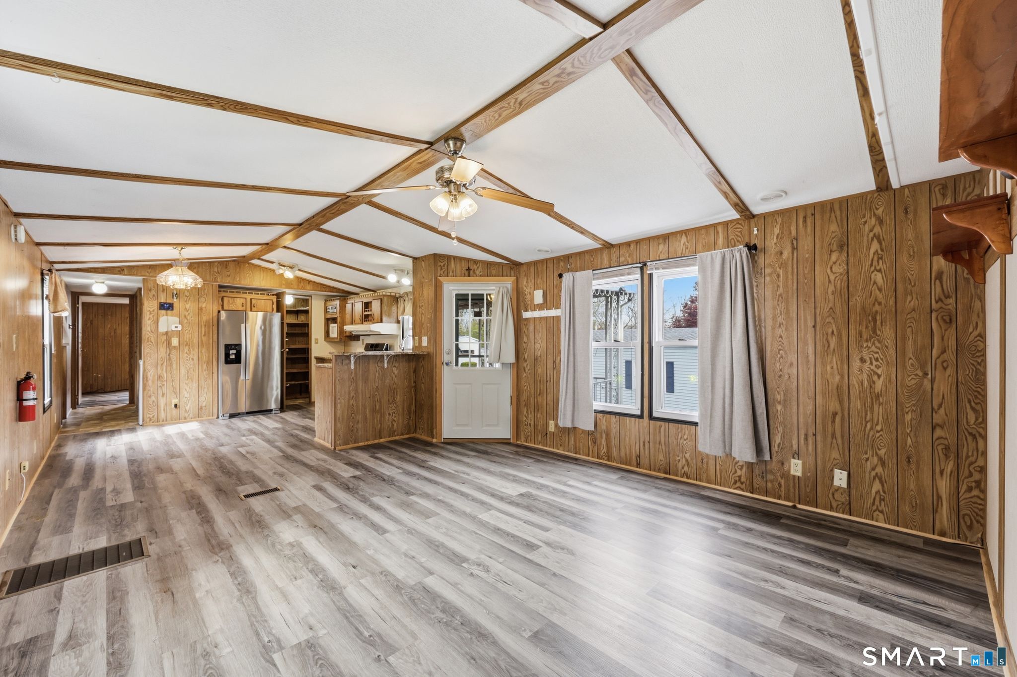325 Kelly Road Vernon, CT 06066 - Photo 9 of 37