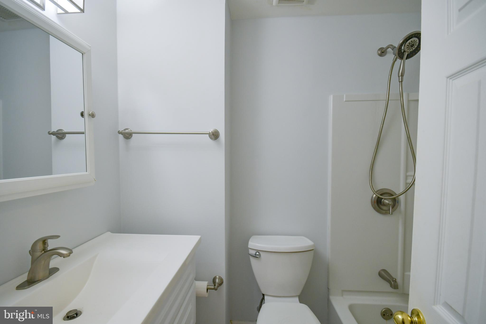 9712 Beacon Road Philadelphia, PA 19115 - Photo 12 of 30