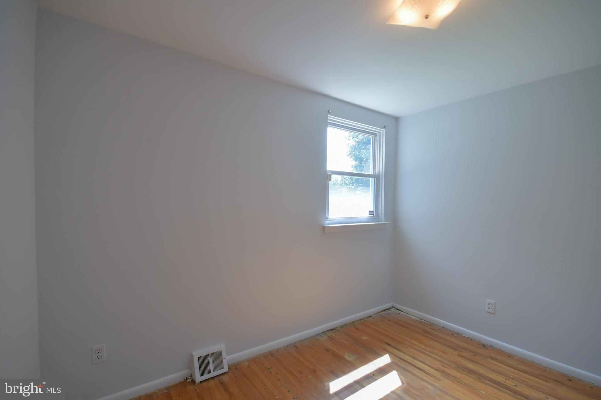 9712 Beacon Road Philadelphia, PA 19115 - Photo 23 of 30