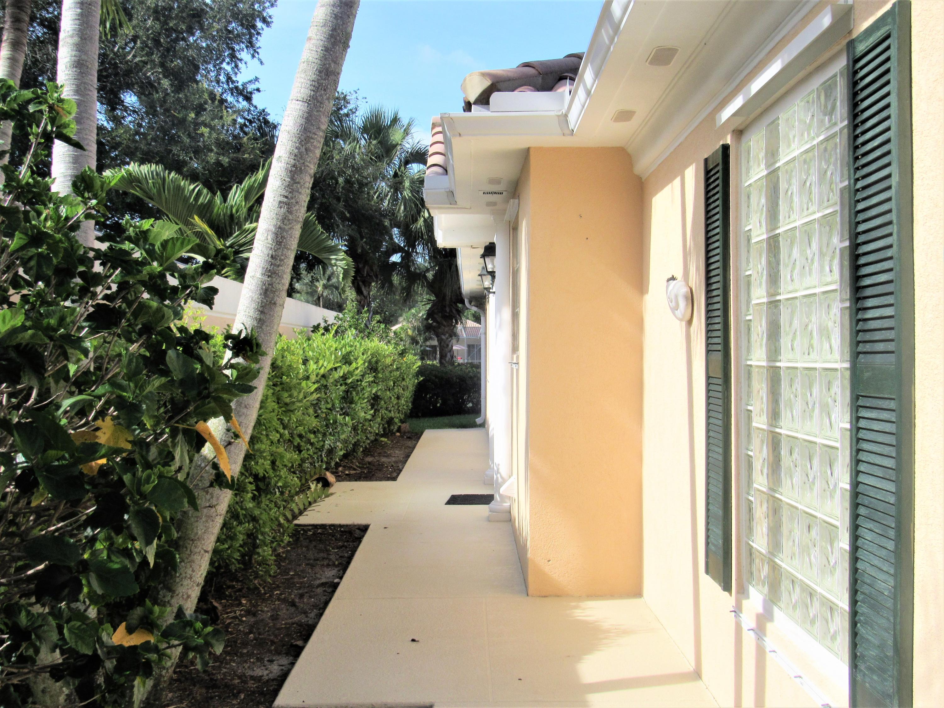 913 Magdalena Road Palm Beach Gardens, FL 33410 - Photo 2 of 16 913 Walkway 530
