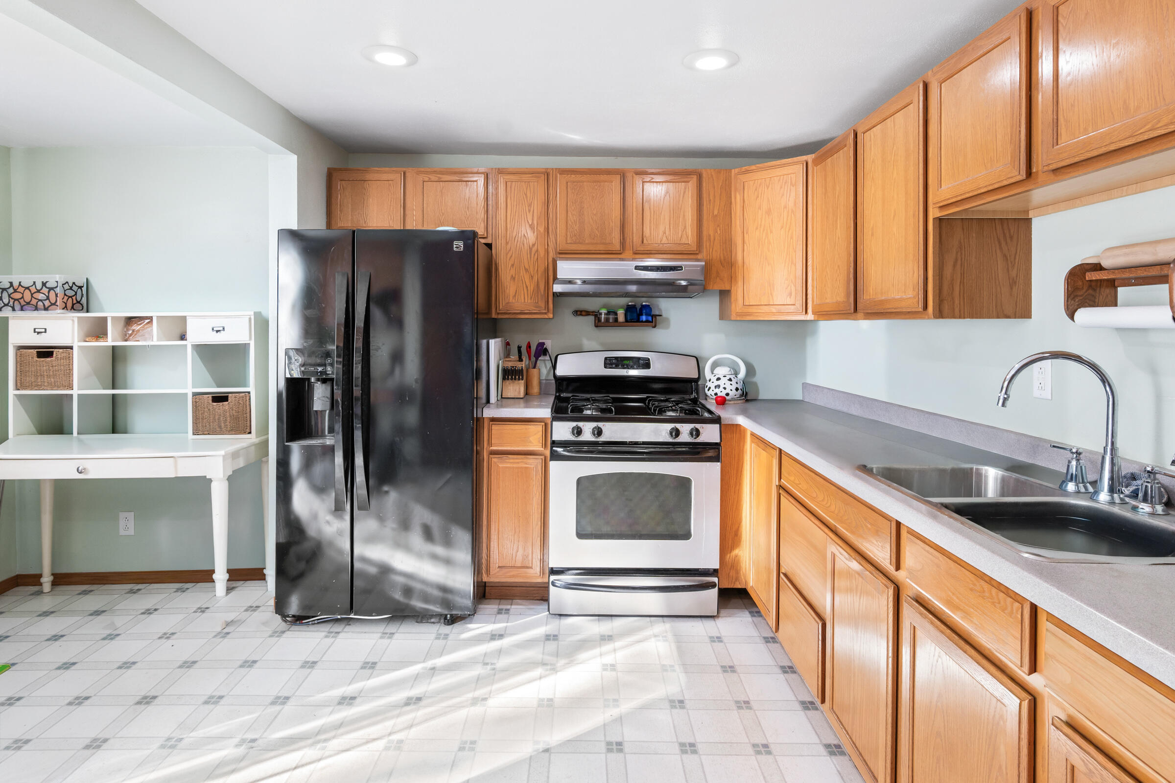 835 Summit Street Manitowoc, WI 54220 - Photo 12 of 32 835-SummitSt-15