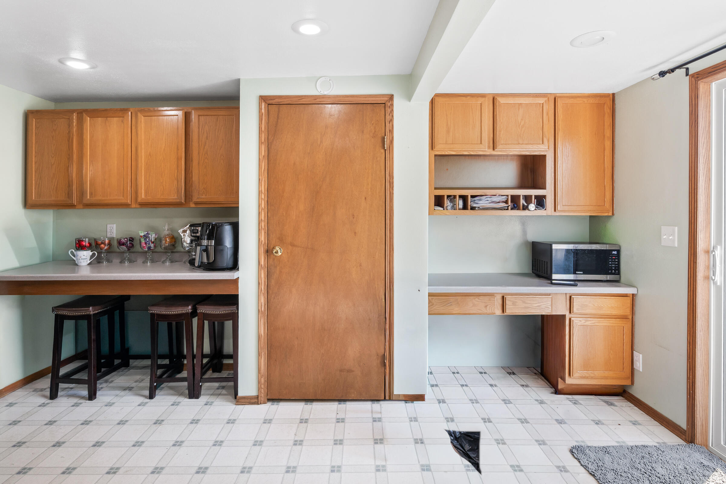 835 Summit Street Manitowoc, WI 54220 - Photo 13 of 32 835-SummitSt-16