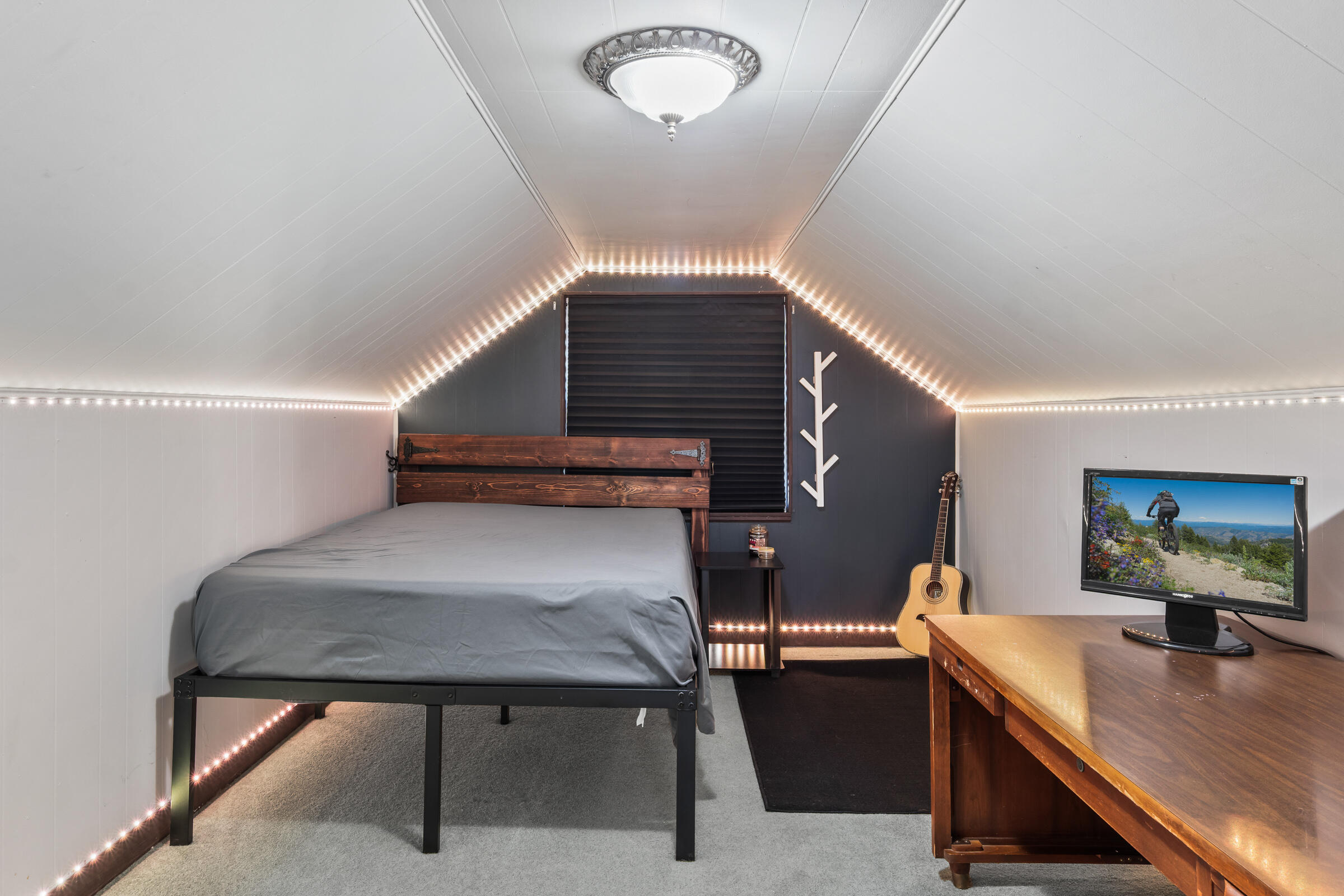 835 Summit Street Manitowoc, WI 54220 - Photo 20 of 32 835-SummitSt-24