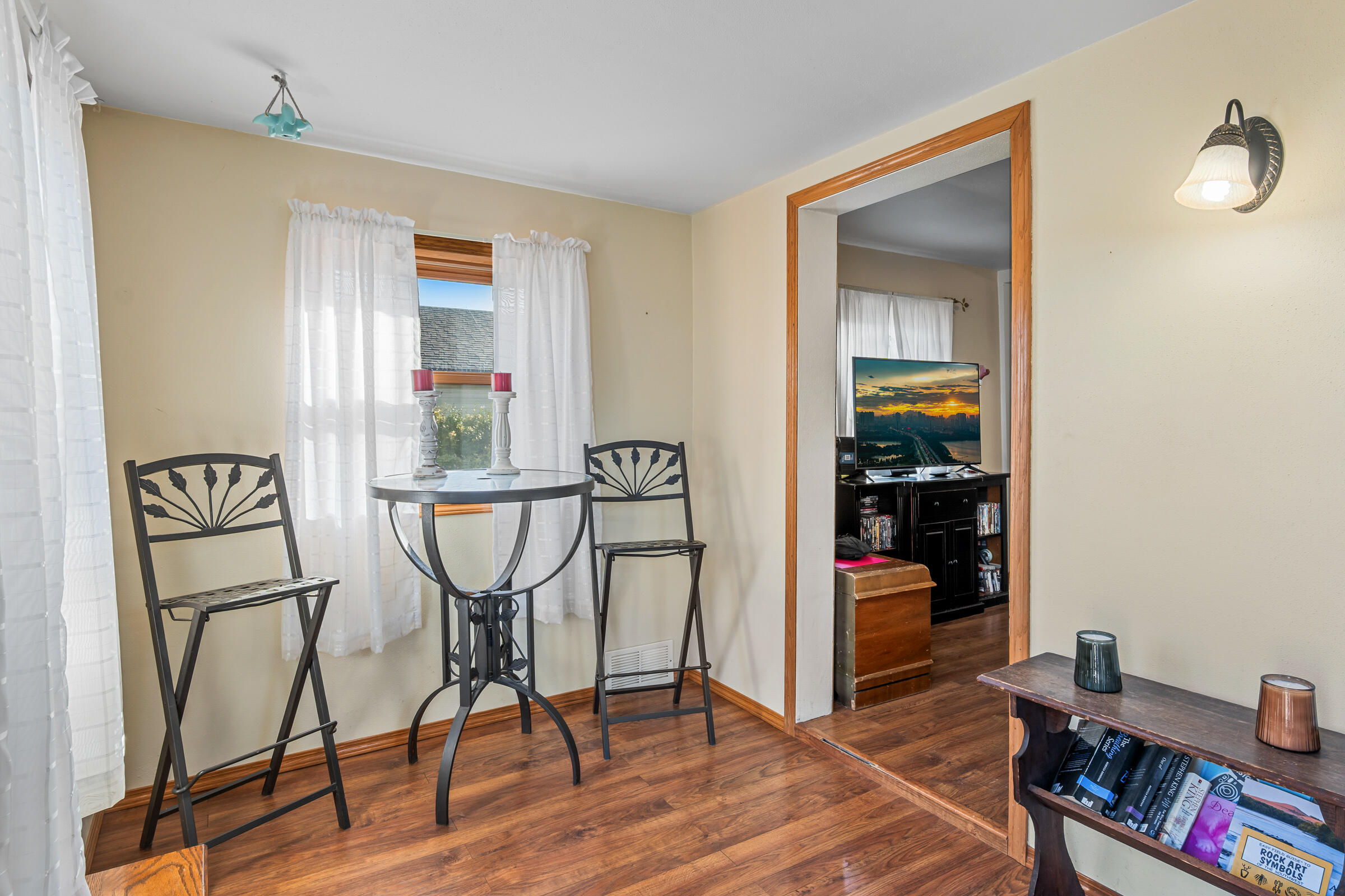 835 Summit Street Manitowoc, WI 54220 - Photo 5 of 32 835-SummitSt-7