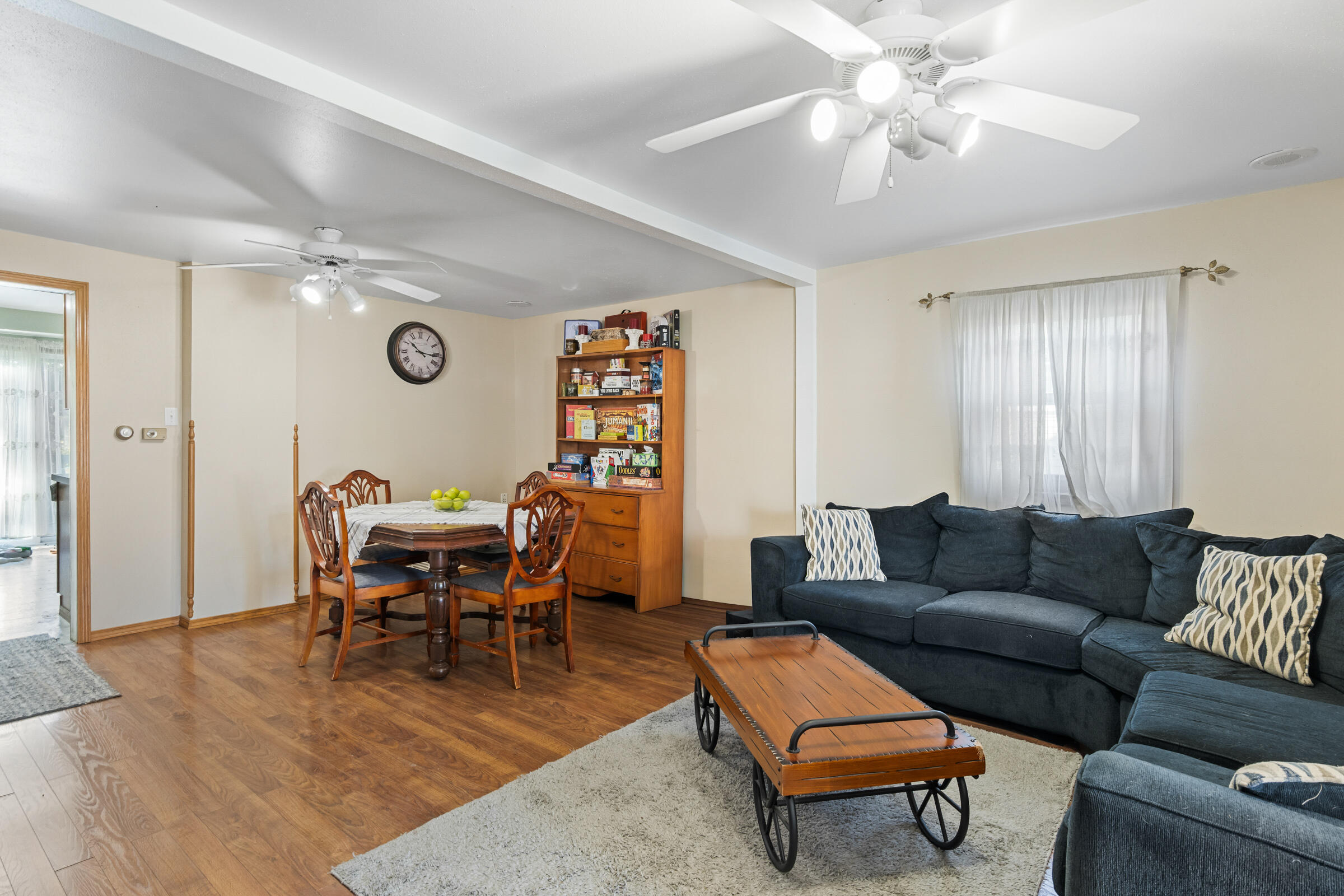 835 Summit Street Manitowoc, WI 54220 - Photo 9 of 32 835-SummitSt-11