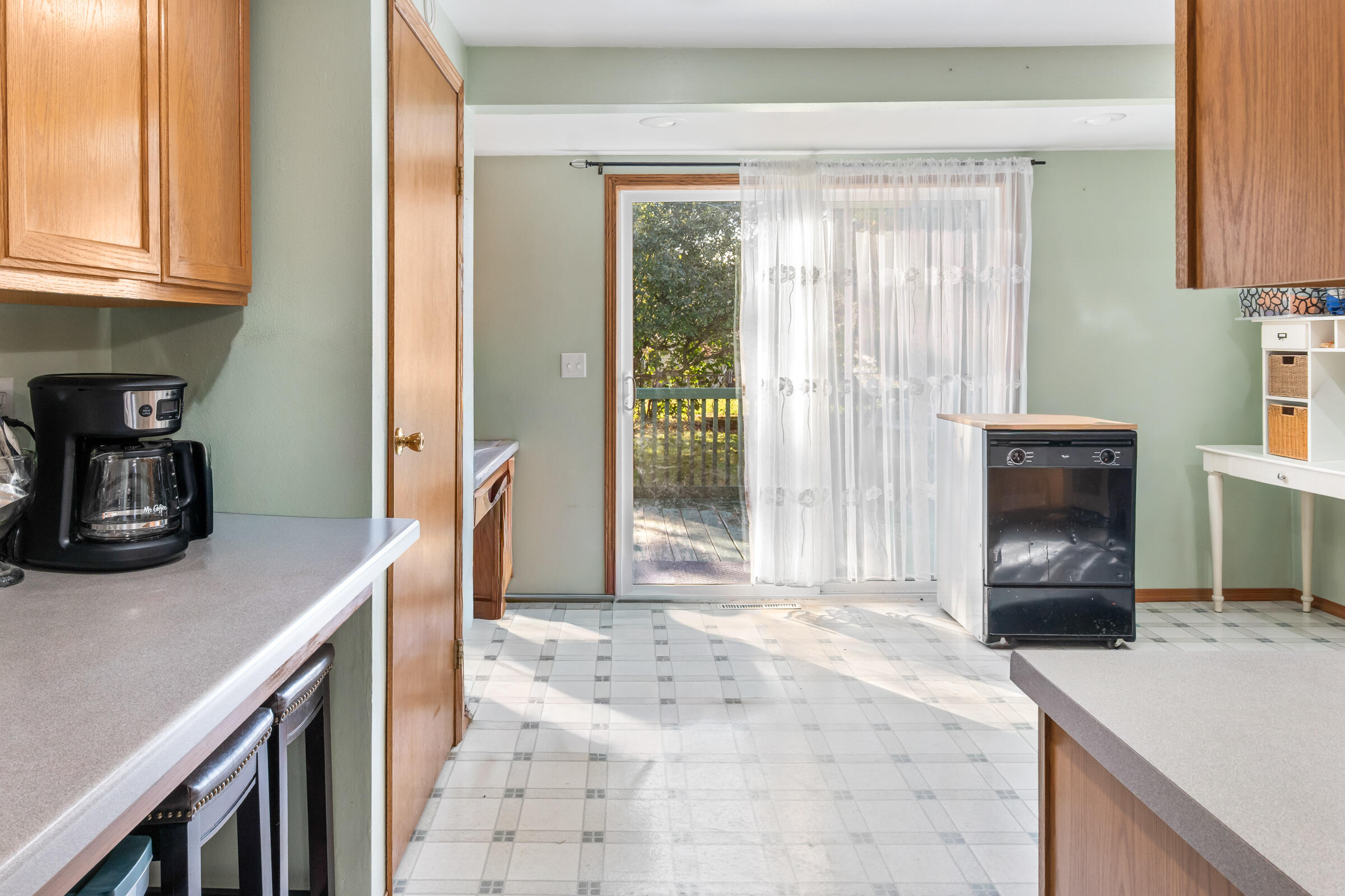 835 Summit Street Manitowoc, WI 54220 - Photo 10 of 32 835-SummitSt-13