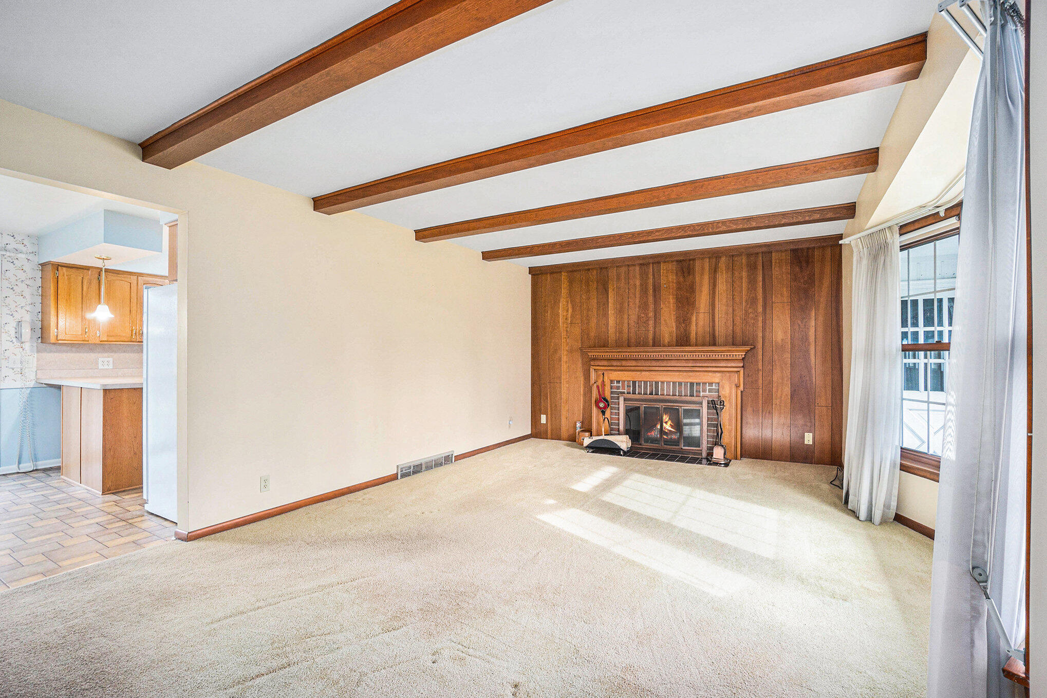 328 Thomas Street Allegan, MI 49010 - Photo 3 of 20 004_dsc01596_168