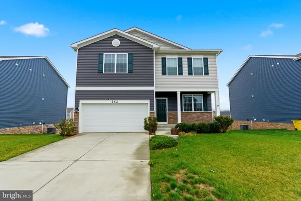 $430,000 | 262 Aylesbury Lane, Martinsburg, WV 25403