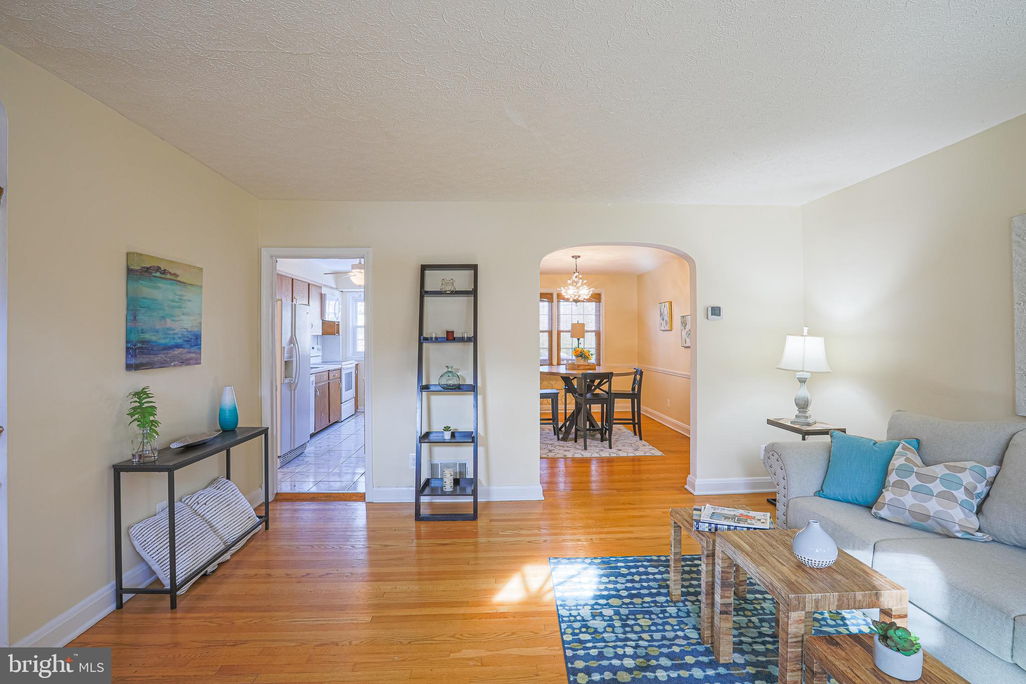 200 Stanmore Road Baltimore, MD 21212 - Photo 5 of 27 a living room with furniture