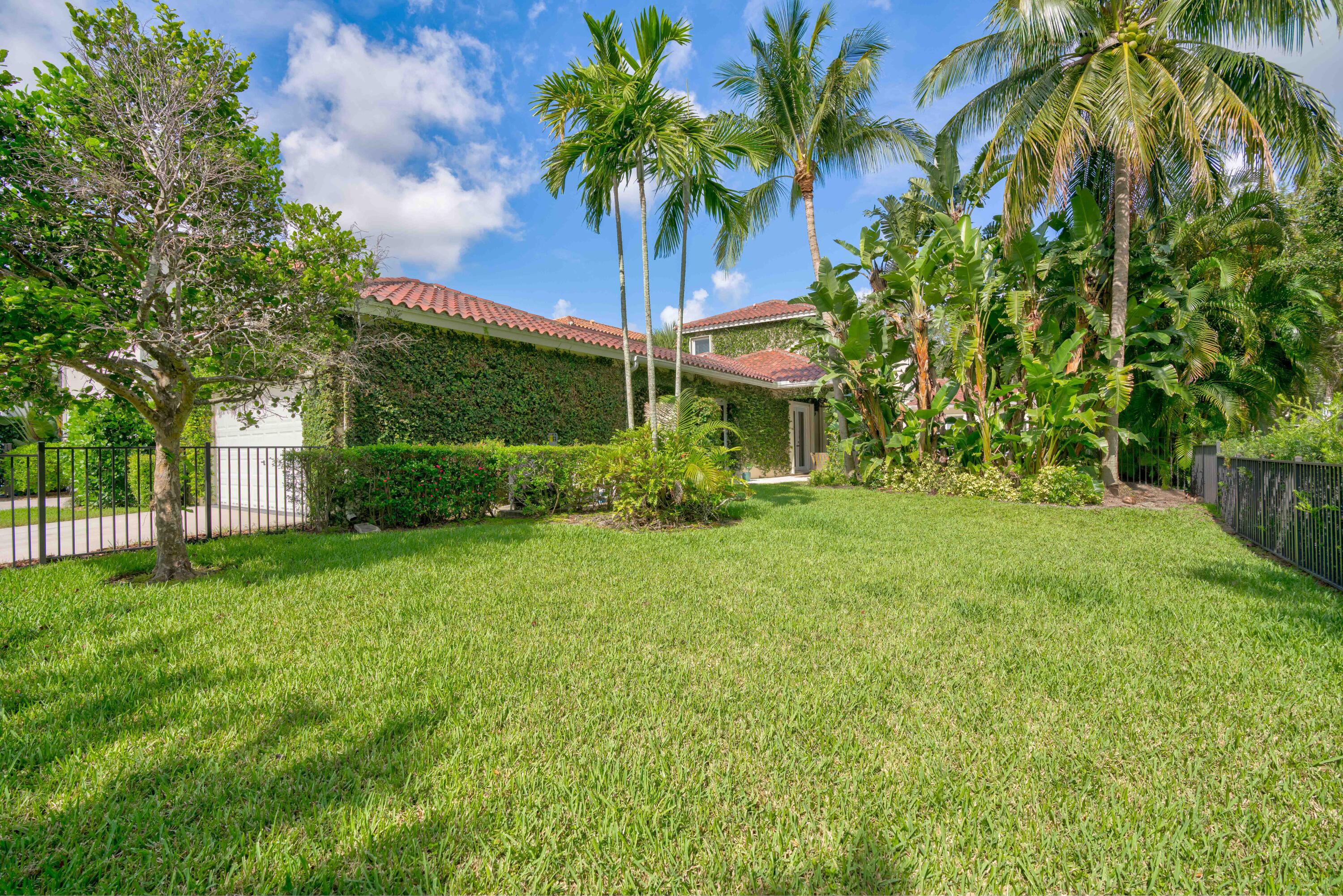 117 Bilboa Drive Jupiter, FL 33458 - Photo 4 of 73 backyard