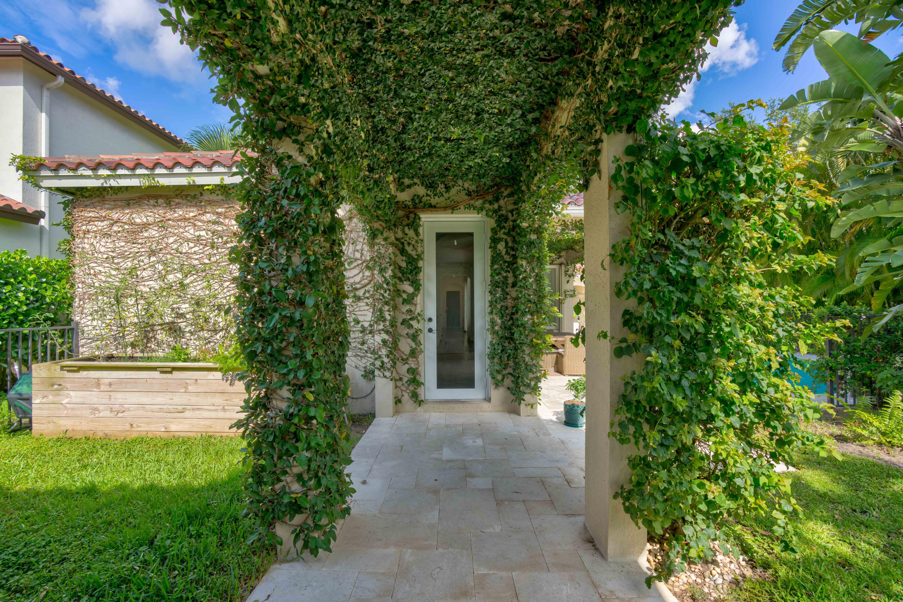 117 Bilboa Drive Jupiter, FL 33458 - Photo 50 of 73 Garden g