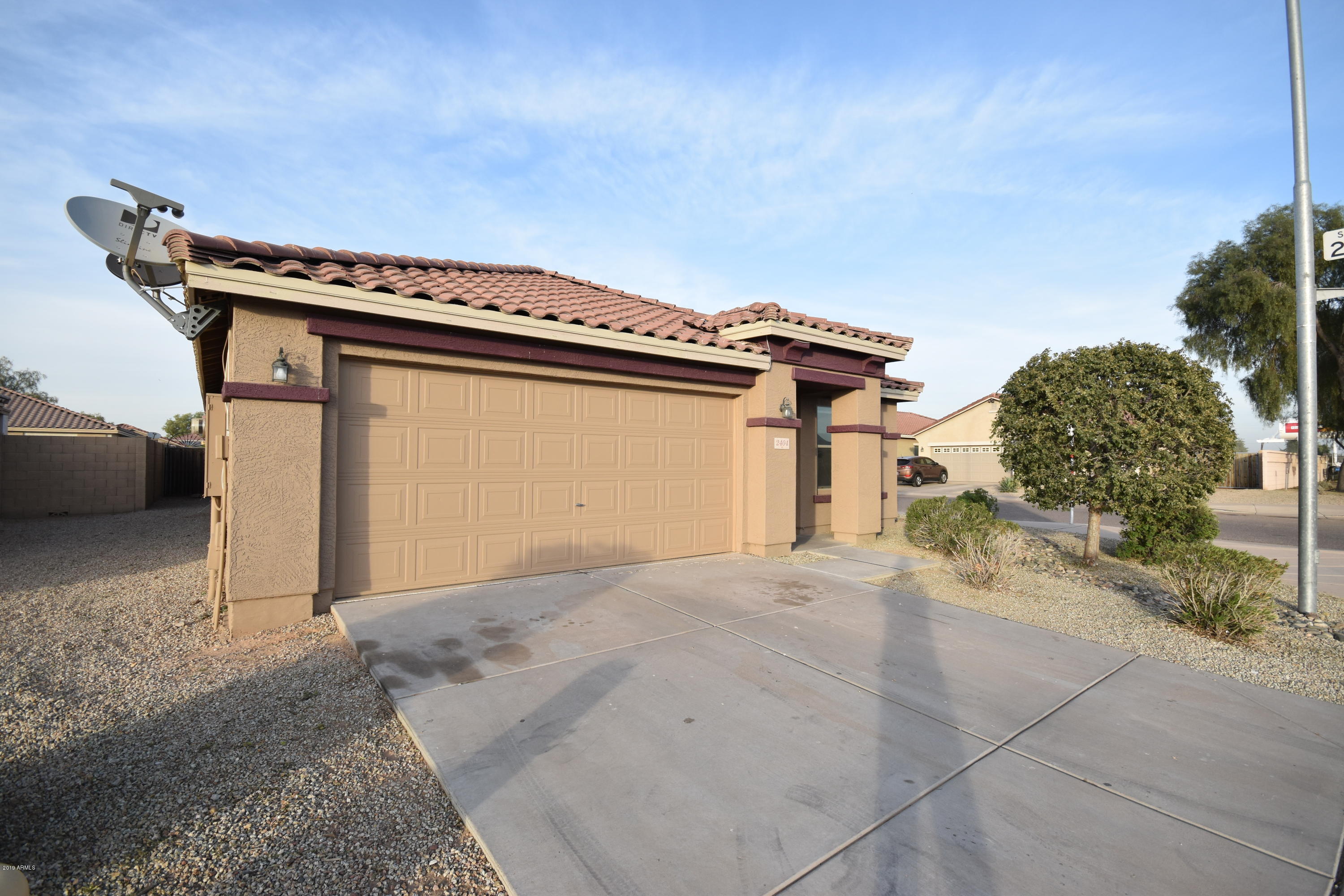 a view of a garage