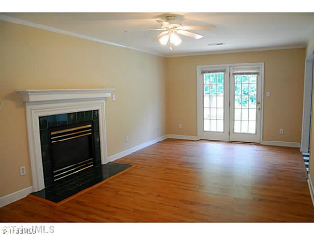 2521 Willard Road High Point, NC 27265 - Photo 5 of 10 Living Room.