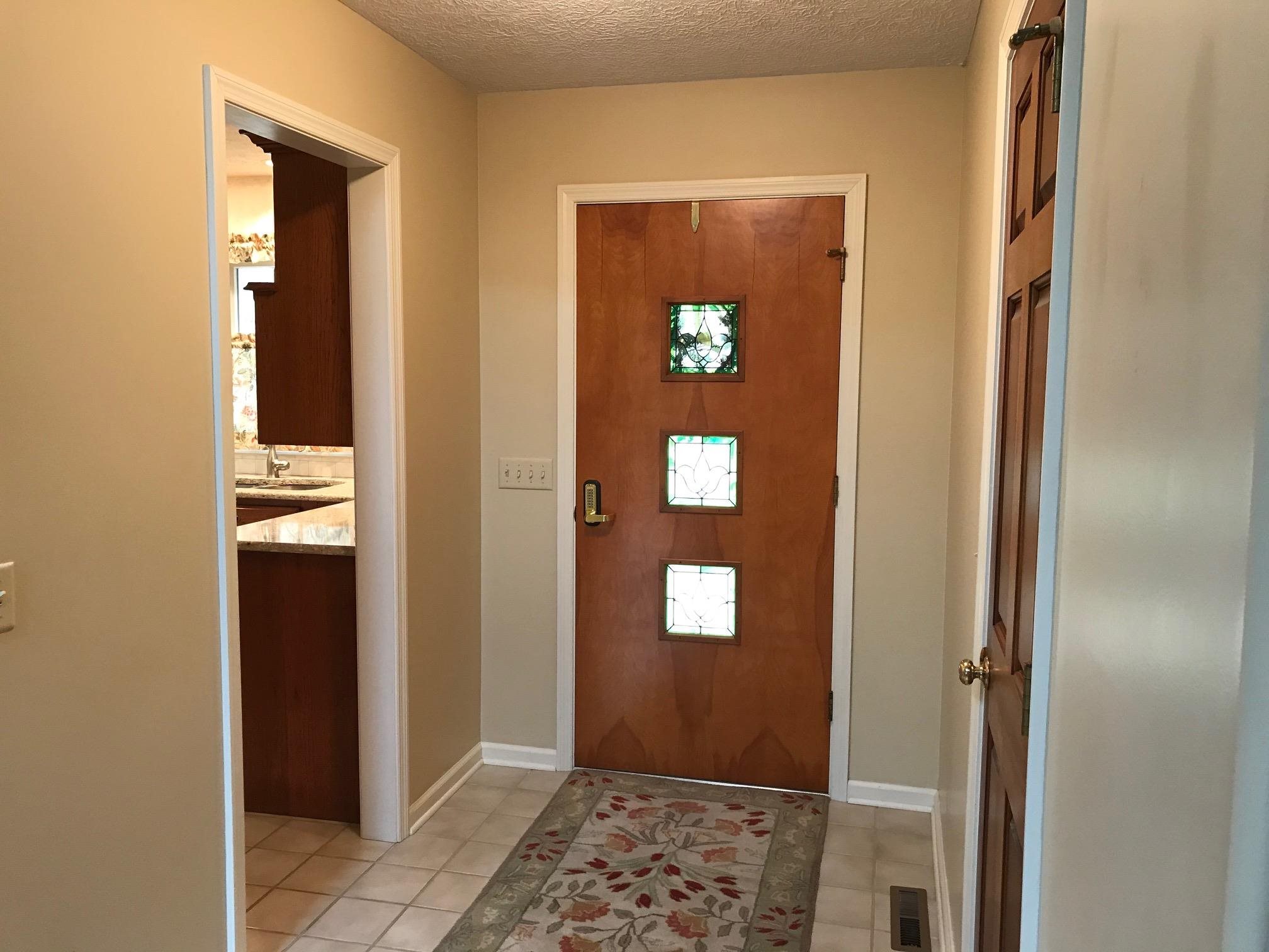 916 West 8th Street Rochester, IN 46975 - Photo 5 of 32