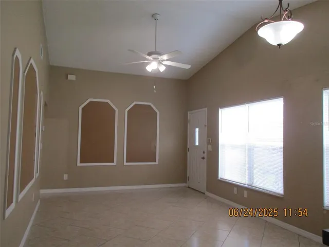 a view of empty room with window