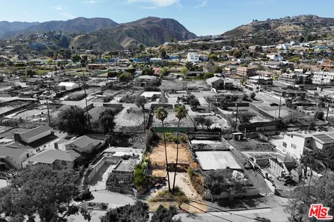 $1,599,000 | 16827 Sunset Boulevard, Pacific Palisades, CA 90272