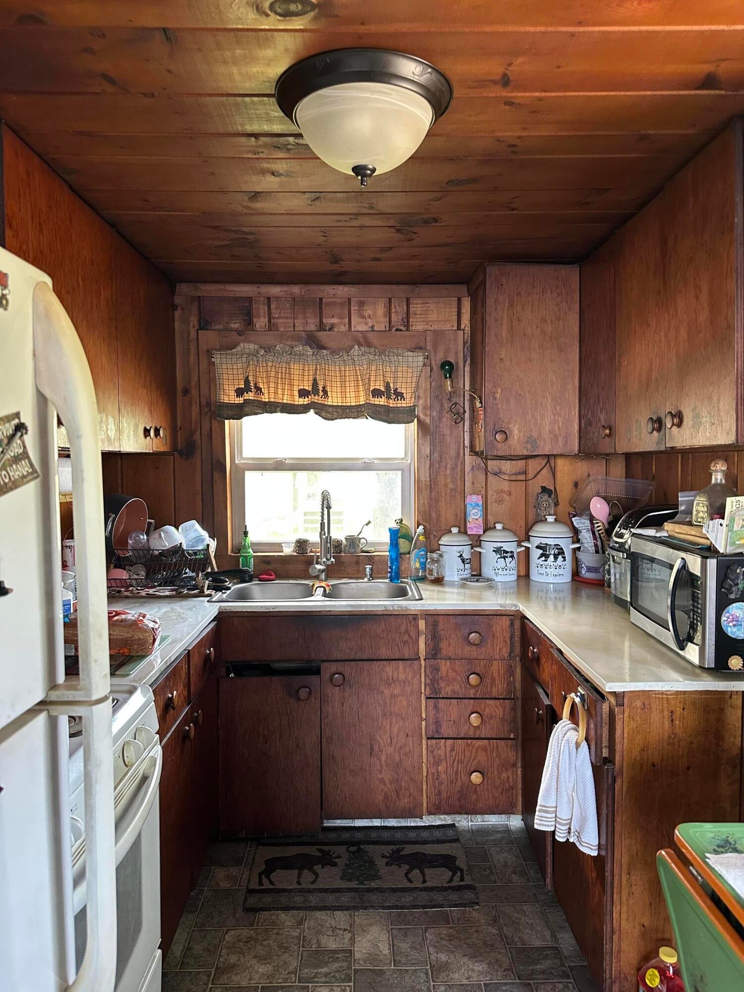 9300 North Whitefish Point Road Paradise, MI 49768 - Photo 20 of 36 Gallery Image 20