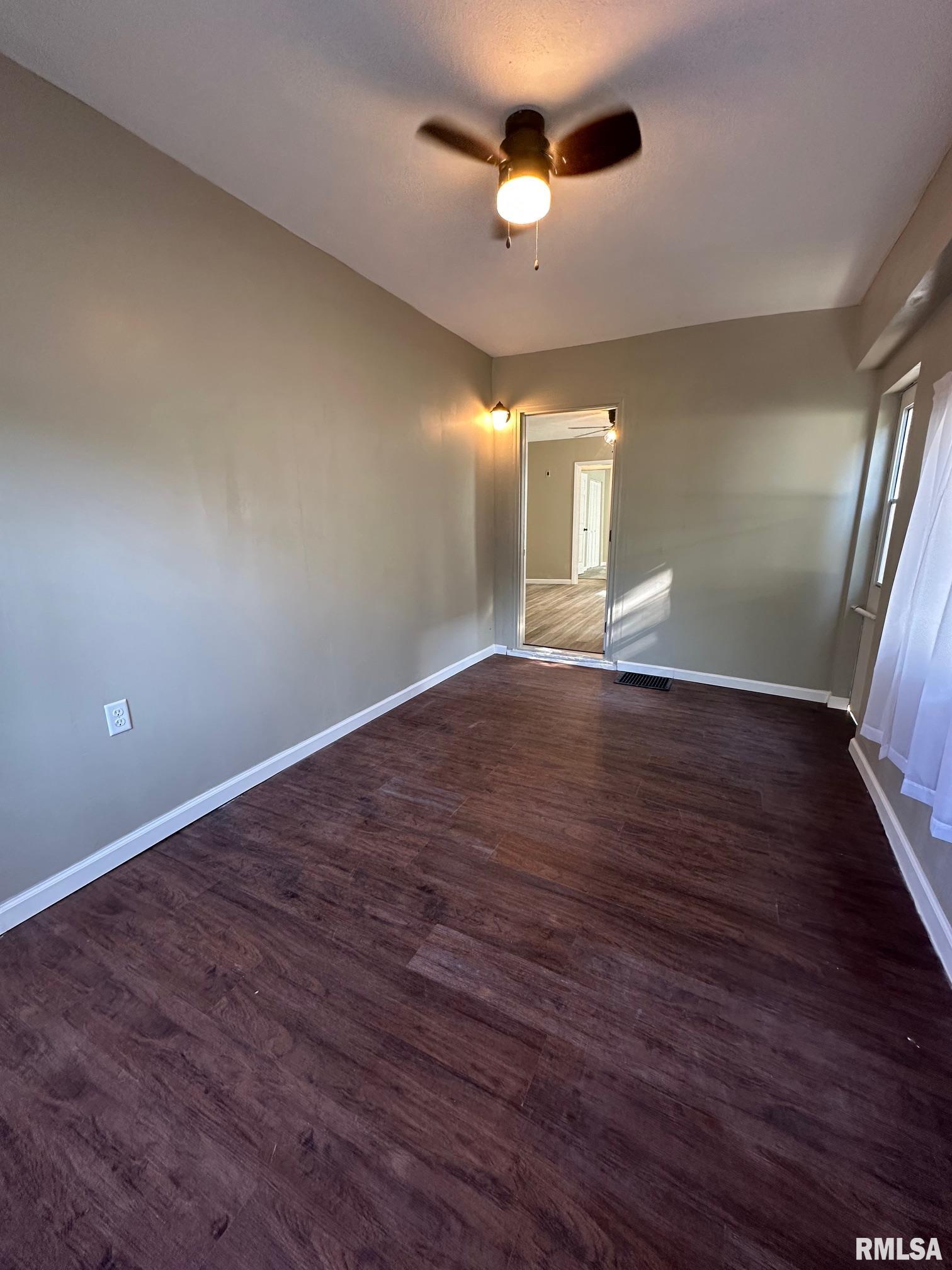 1121 Chestnut Street Quincy, IL 62301 - Photo 3 of 28