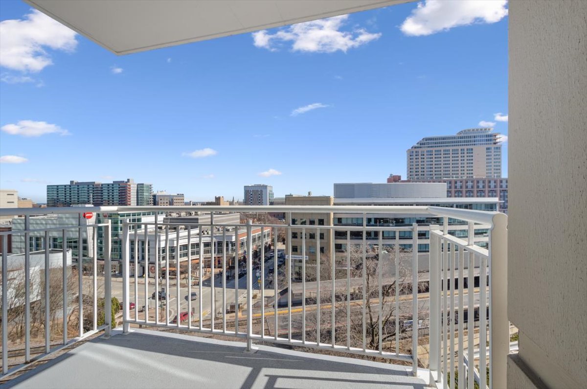 1640 Maple Avenue, Unit 808 Evanston, IL 60201 - Photo 15 of 21